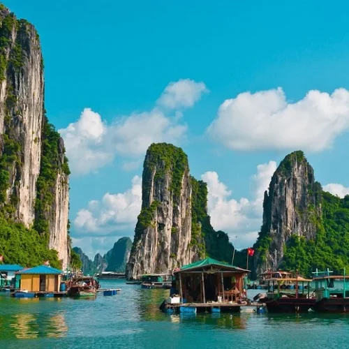 ha-long-bay-in-vietnam-1_1689180838