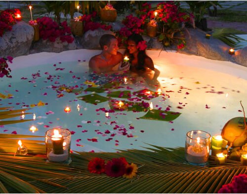pool-honeymoon-couple